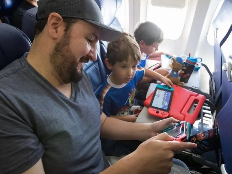 pode levar video game no avião