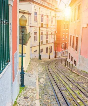 Quais são as duas cidades de Portugal que têm mais brasileiros?